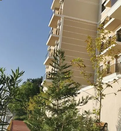 Cozy Mamaia